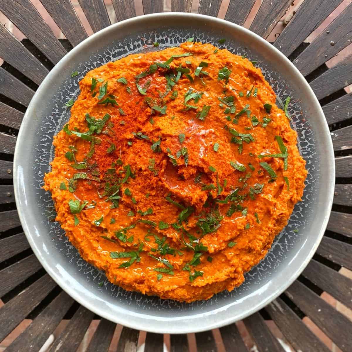 smoked paprika hummus with roasted red peppers