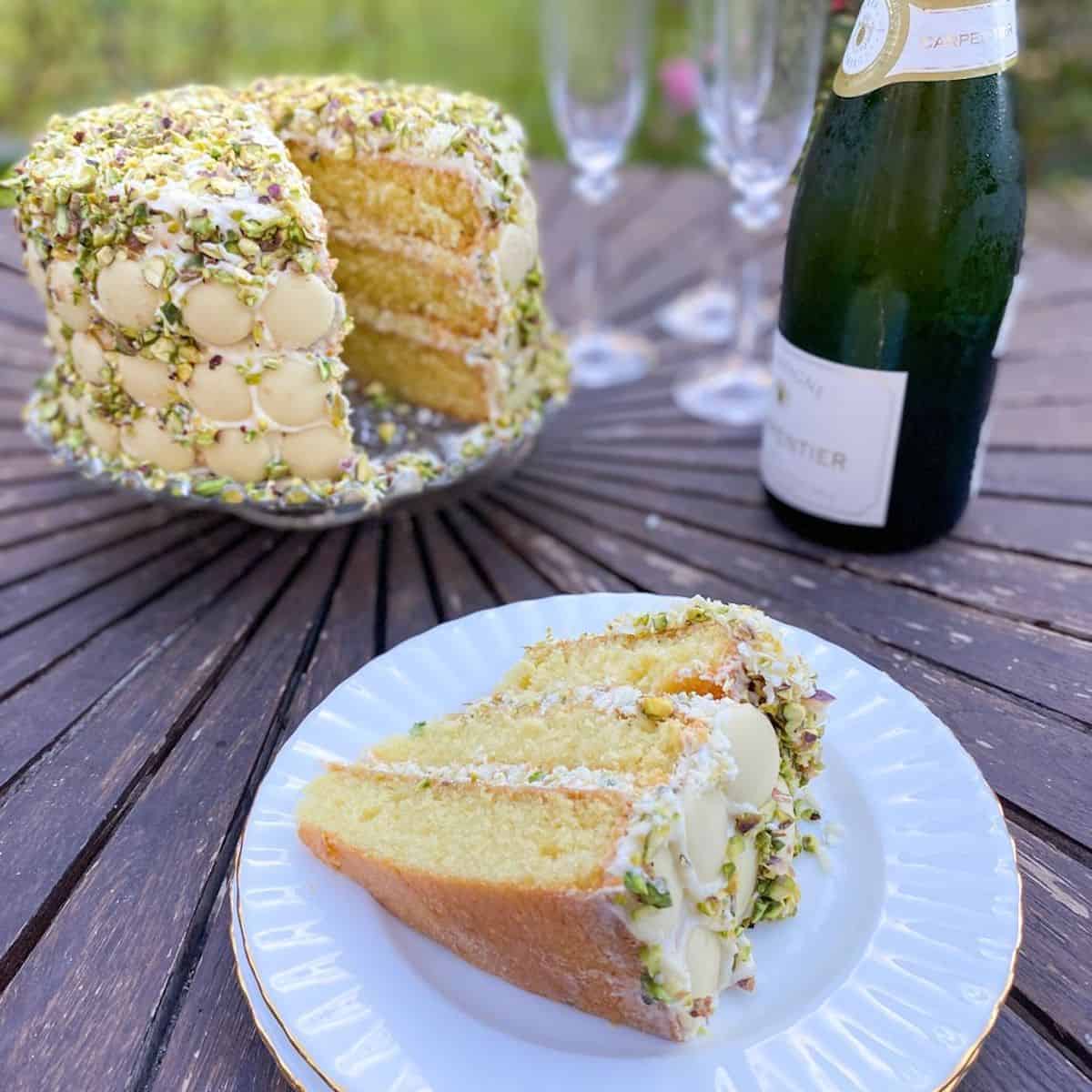 white chocolate and pistachio cake with champagne
