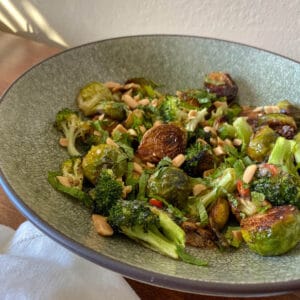 honey sriracha brussel sprout and broccoli salad