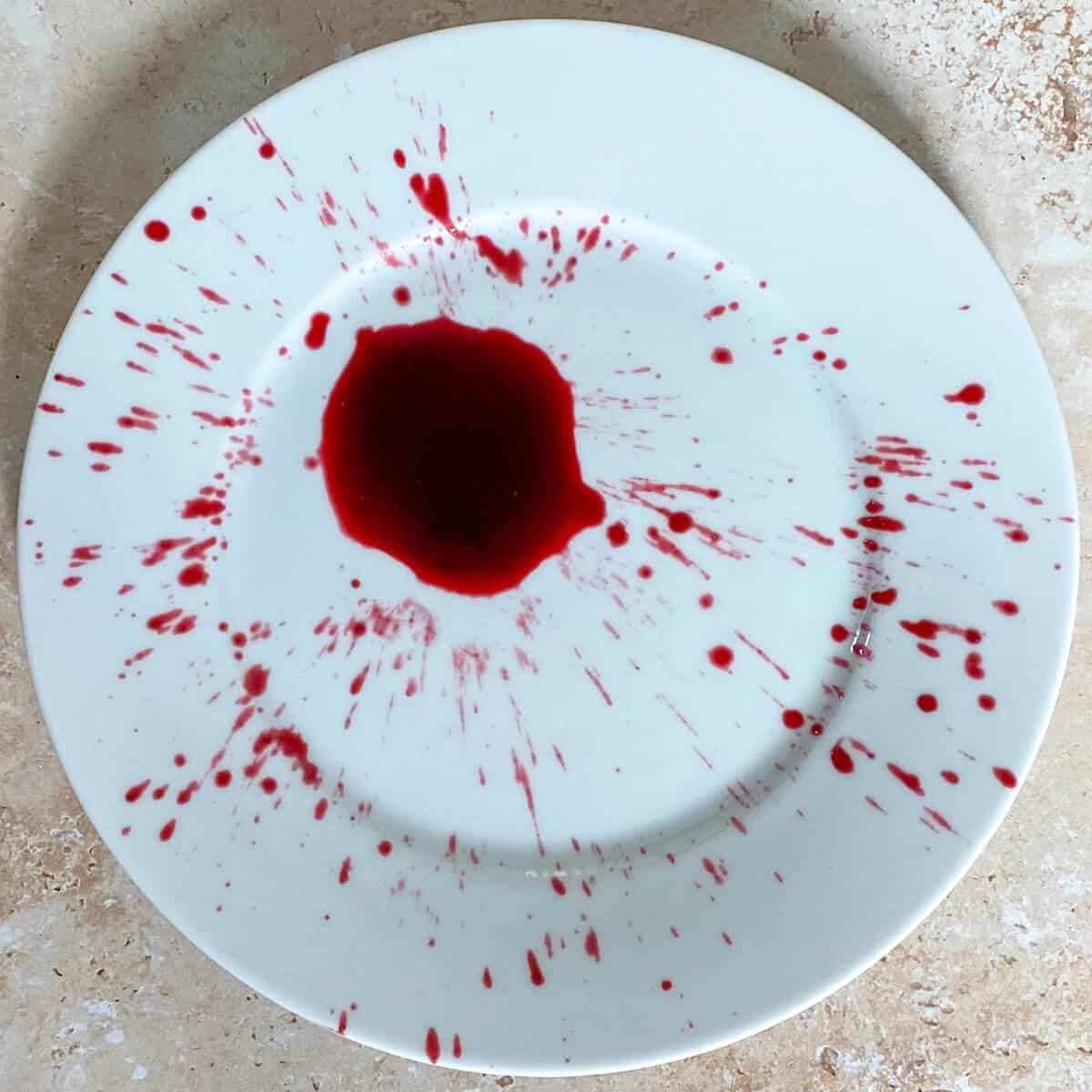 Sauce decorating a plate 