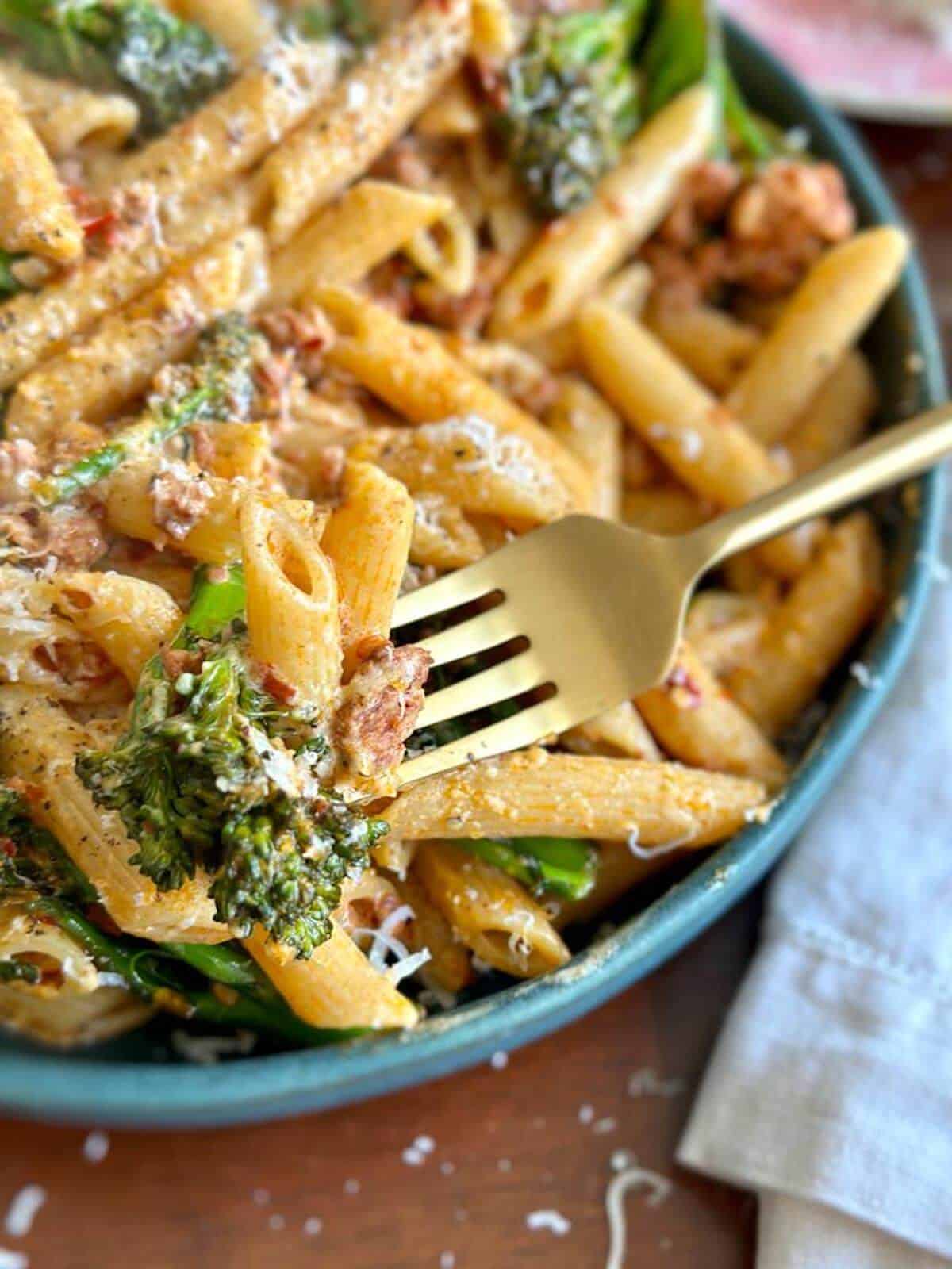 A-forkful-of-pasta-and-broccilini.