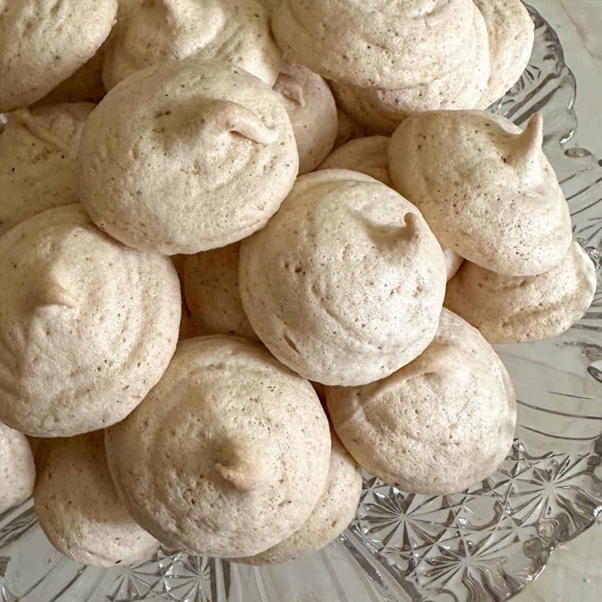 Hazelnut-Meringue-Cookies-on-a-platter.
