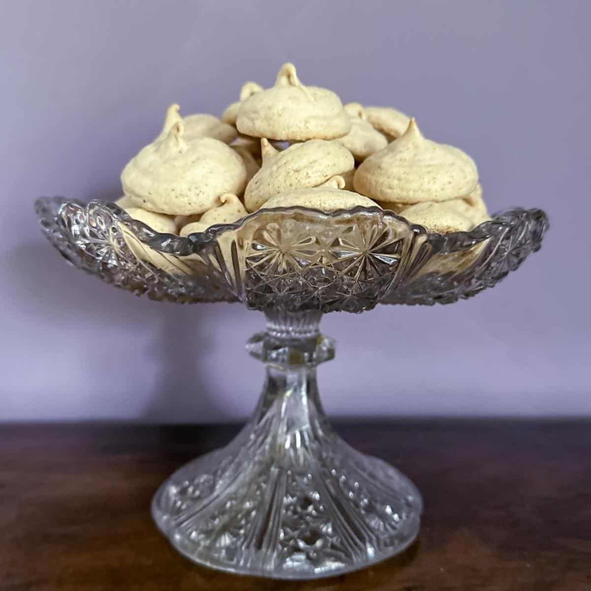 Hazelnut-Meringue-Cookies-on-cake-stand.