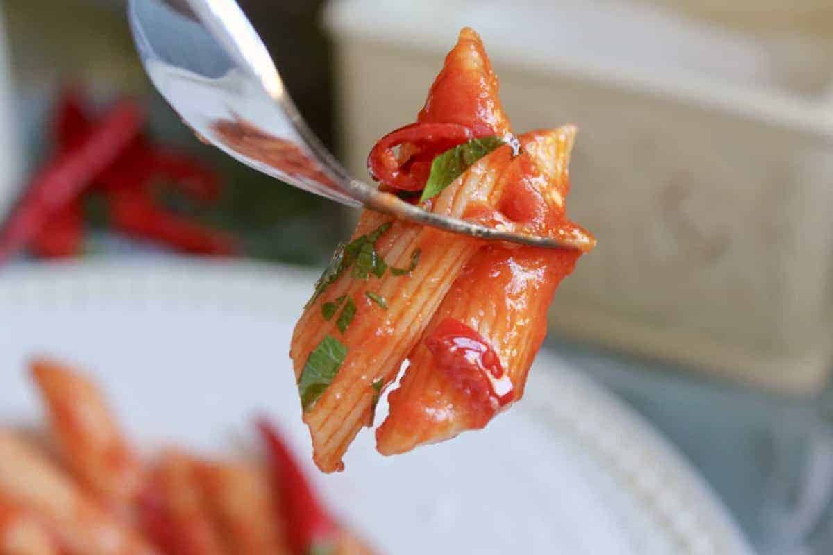 penne-arrabbiata-on-a-fork.