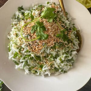 Mint Coriander Rice With Toasted Rice Topping
